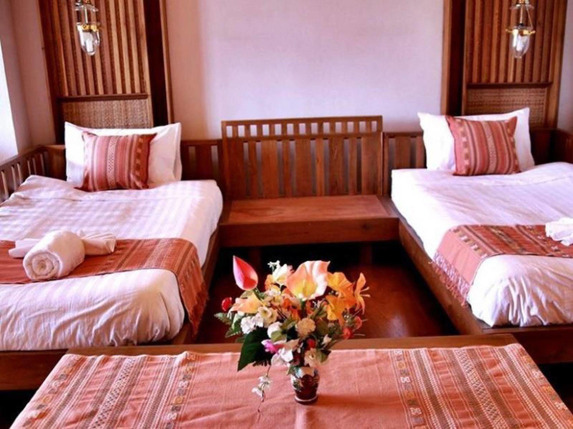River Bank Resort Mae Sariang Bagian luar foto