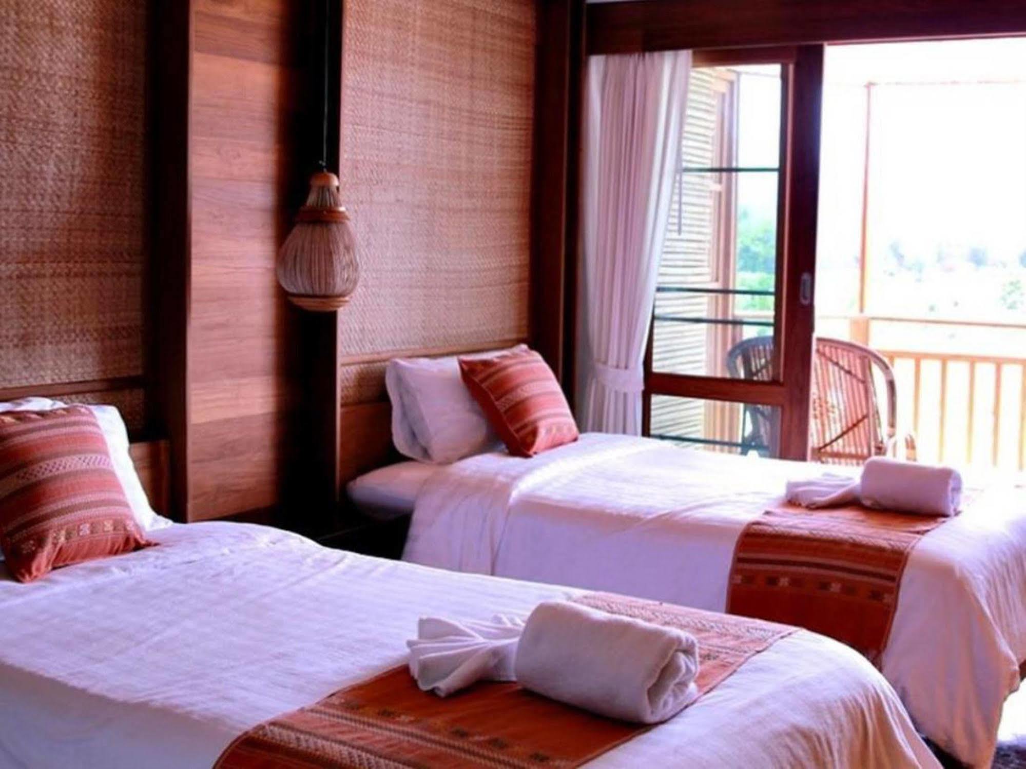 River Bank Resort Mae Sariang Bagian luar foto